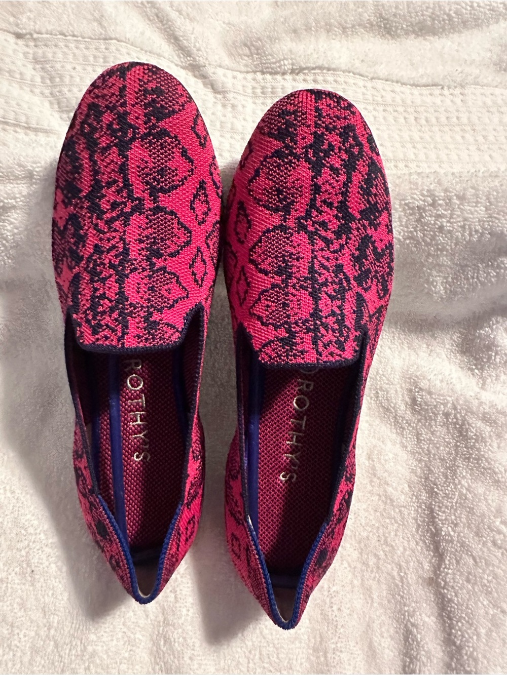 Rothy’s The Loafer Shoes- NIB- Fuchsia Navy
 Snake Print- 9